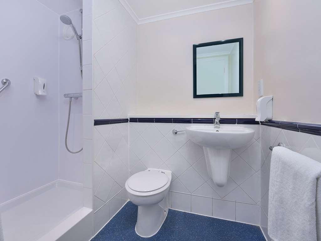 Travelodge York Hull Road Номер фото