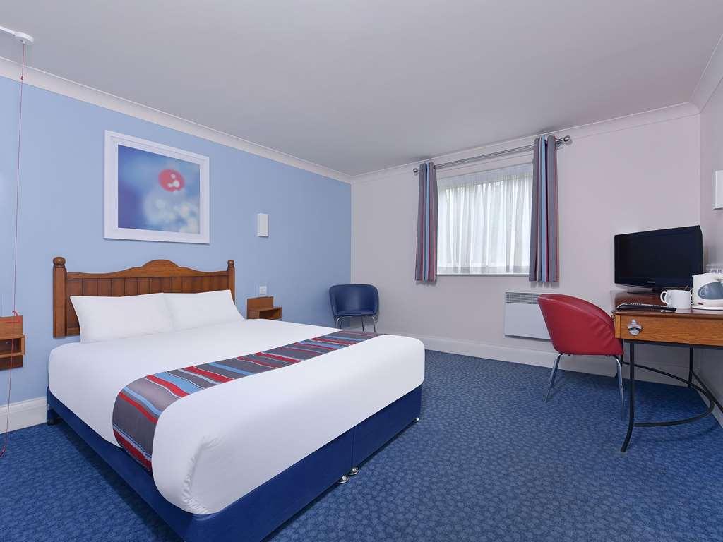 Travelodge York Hull Road Номер фото