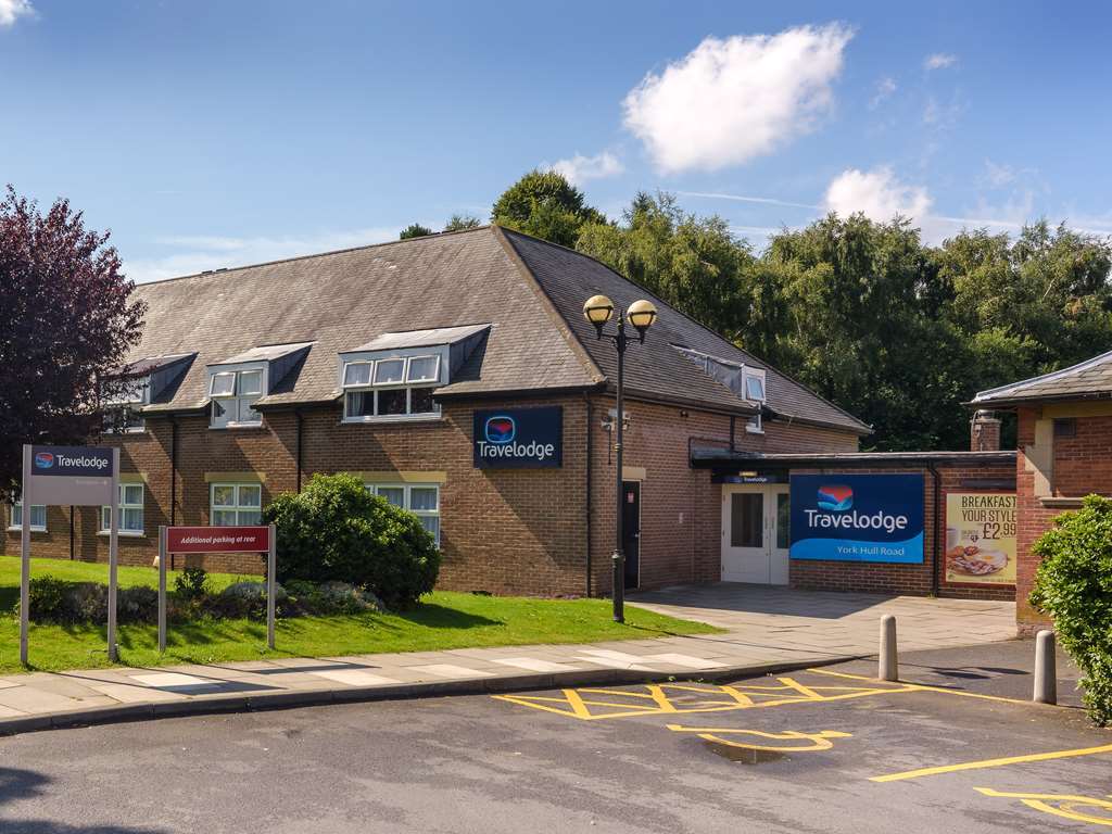 Travelodge York Hull Road Экстерьер фото