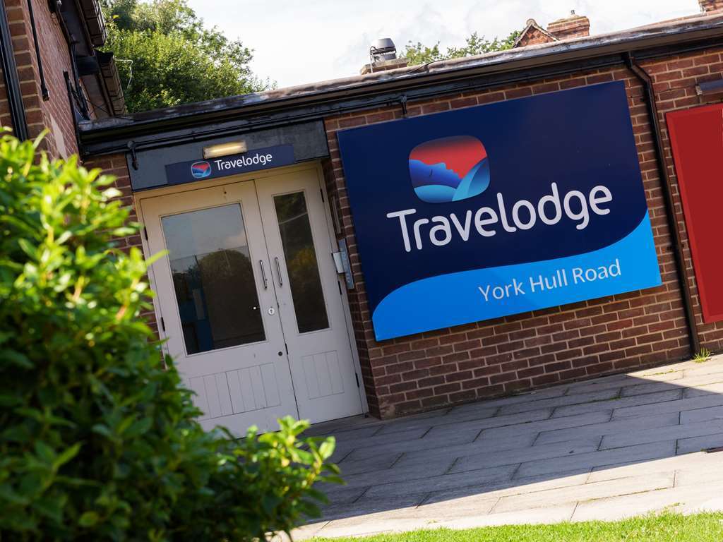 Travelodge York Hull Road Экстерьер фото
