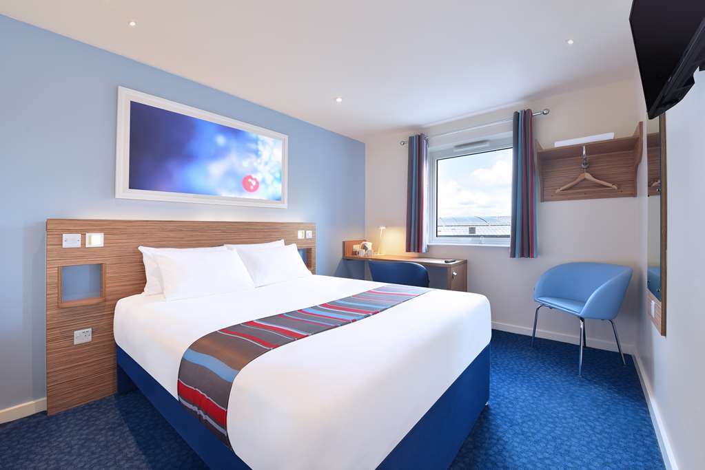 Travelodge York Hull Road Номер фото