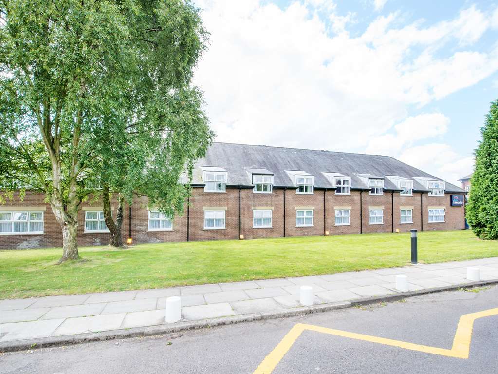 Travelodge York Hull Road Экстерьер фото
