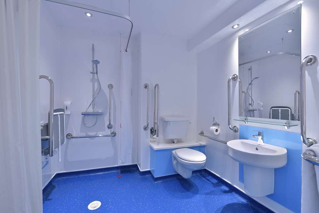 Travelodge York Hull Road Номер фото